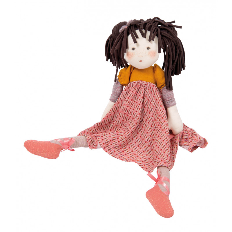 Coudre une poupée de chiffon : stimulez l'imagination de vos enfants !